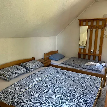 Family Djukic Bed & Breakfast