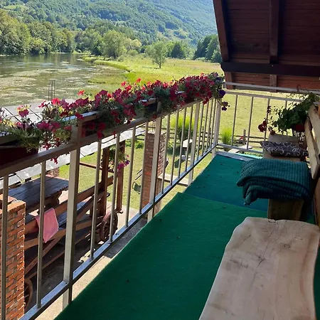 Family Djukic Bed & Breakfast Sipovo