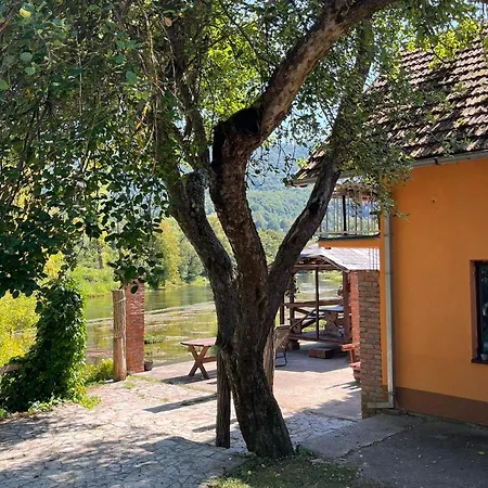 Bed & Breakfast Family Djukic *