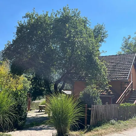 Family Djukic Bed & Breakfast Sipovo